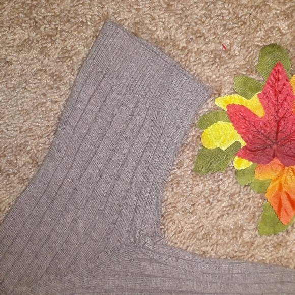 NY & Company (Size S) Tan & White Ribbed Combo Sweater Top - Picture 6 of 7